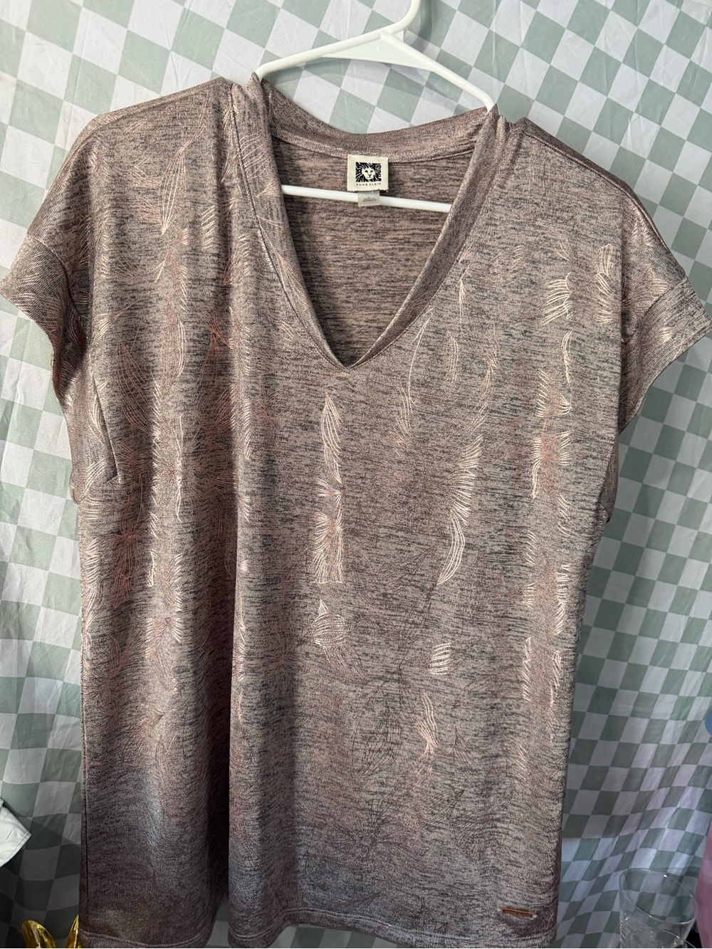 Anne Klein Heathered Rose V-Neck Short Sleeve Top